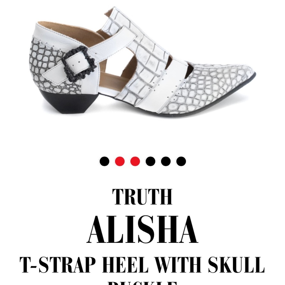 John Fluevog Alicia White Croc, t-strap shoes, skull buckle. Sz 8 fits like a 7.
